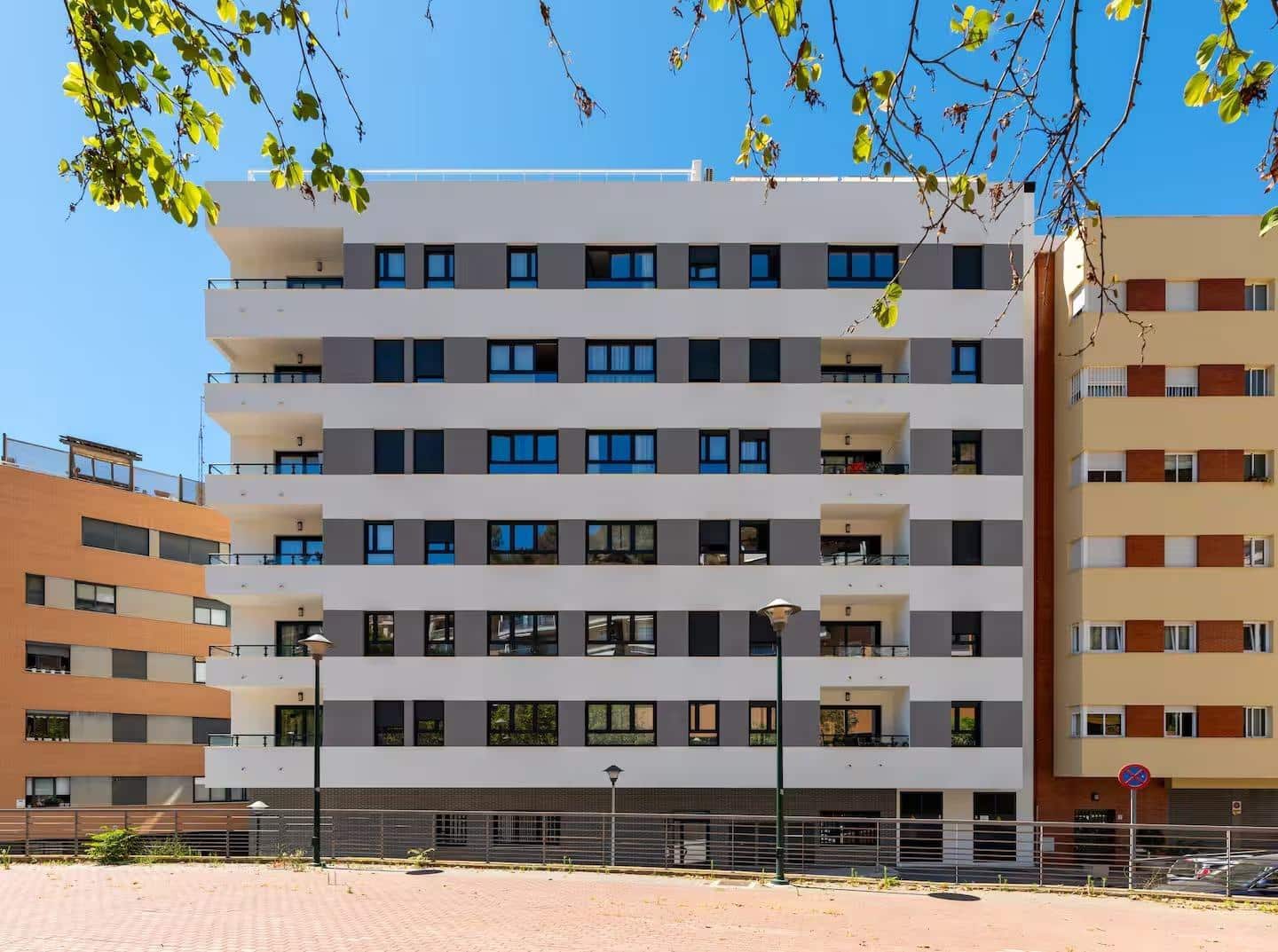 2 Zimmer Wohnung zu verkaufen in Malaga Stadt mit Pool Garage - 750.000 € (Ref: 9985133)