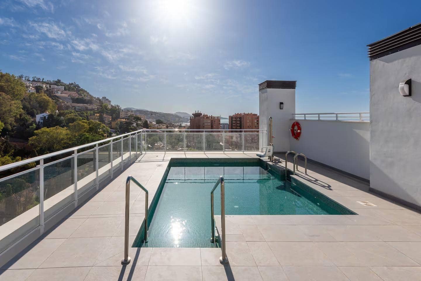 2 Zimmer Wohnung zu verkaufen in Malaga Stadt mit Pool Garage - 750.000 € (Ref: 9985133)