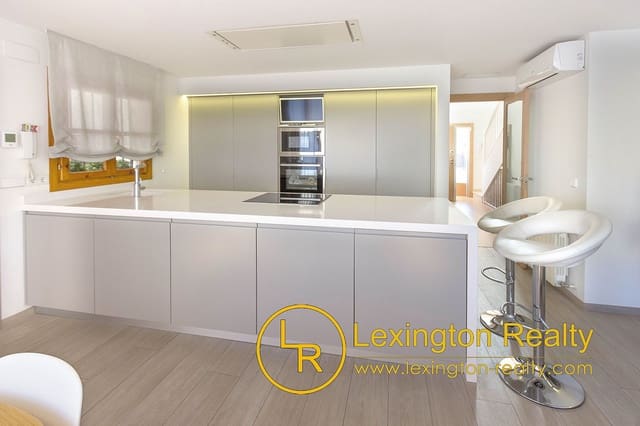 4 soveværelse Semi-Rækkehus til salg i Valverde, Elche / Elx med swimmingpool - € 435.000 (Ref: 8222085)