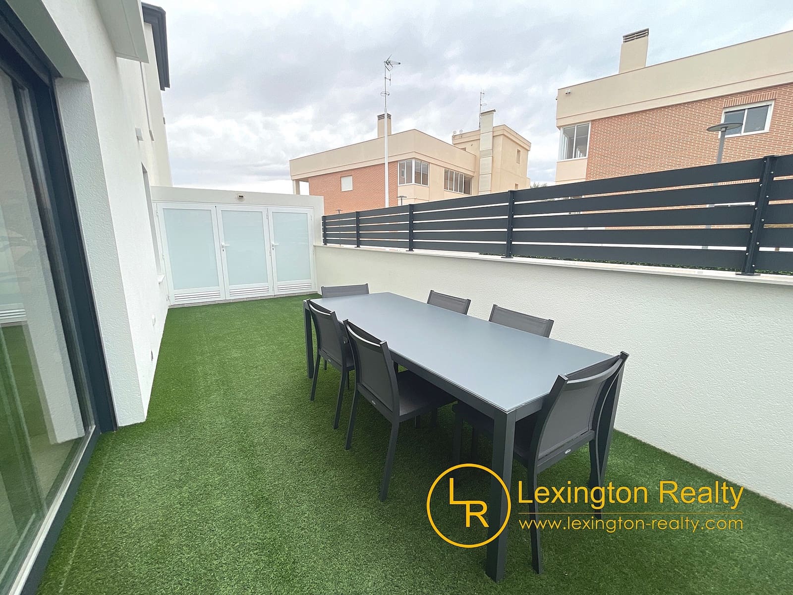 3 bedroom Townhouse for sale in Gran Alacant with pool garage - € 312,000 (Ref: 8222087)