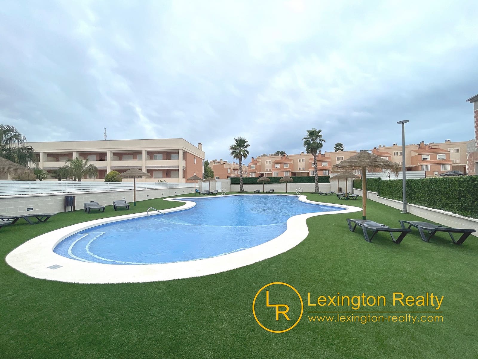 3 bedroom Townhouse for sale in Gran Alacant with pool garage - € 312,000 (Ref: 8222087)