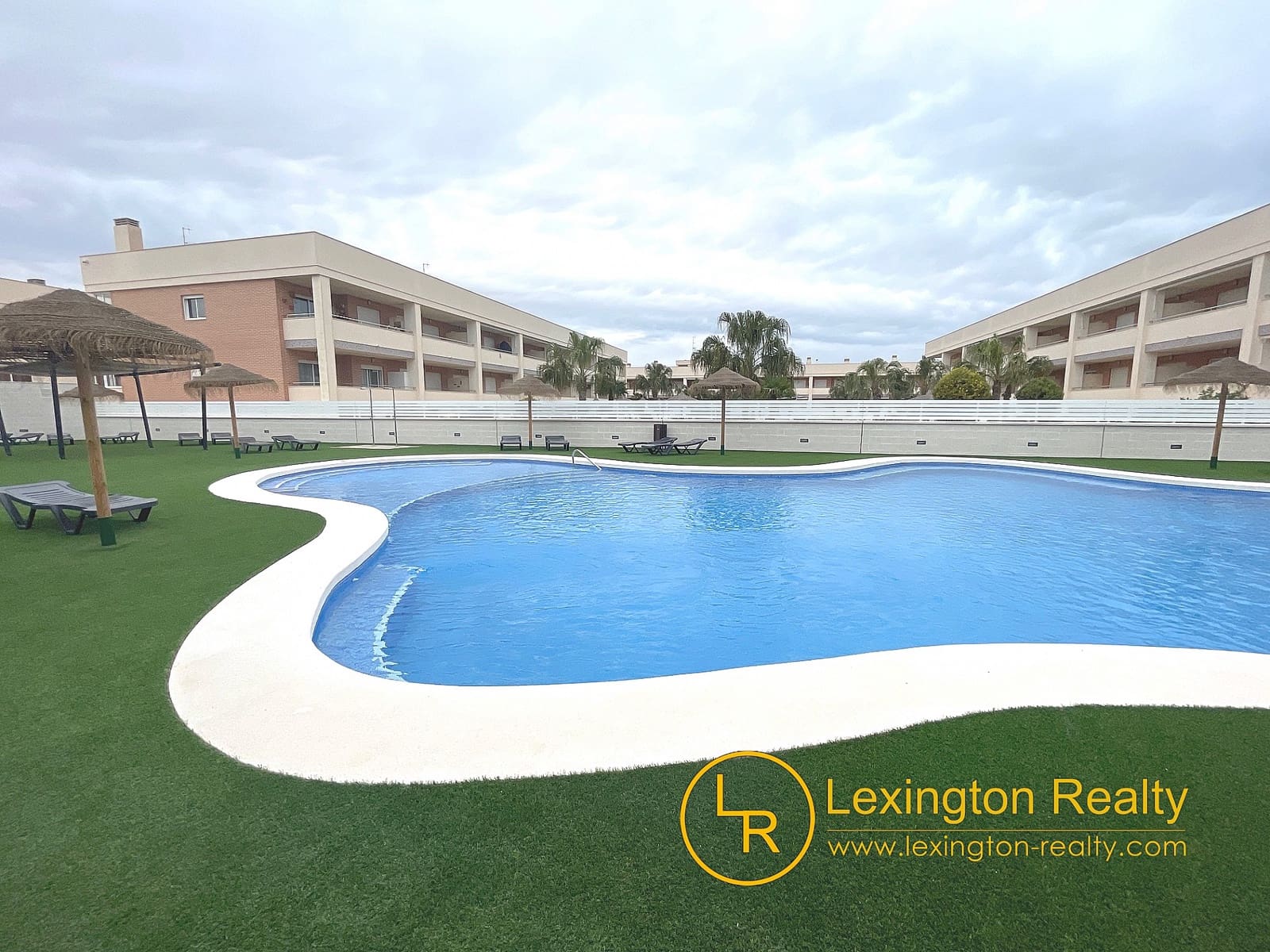 3 bedroom Townhouse for sale in Gran Alacant with pool garage - € 312,000 (Ref: 8222087)