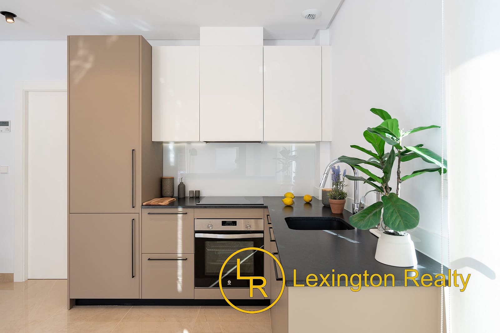 3 bedroom Townhouse for sale in Gran Alacant with pool garage - € 350,000 (Ref: 8222087)