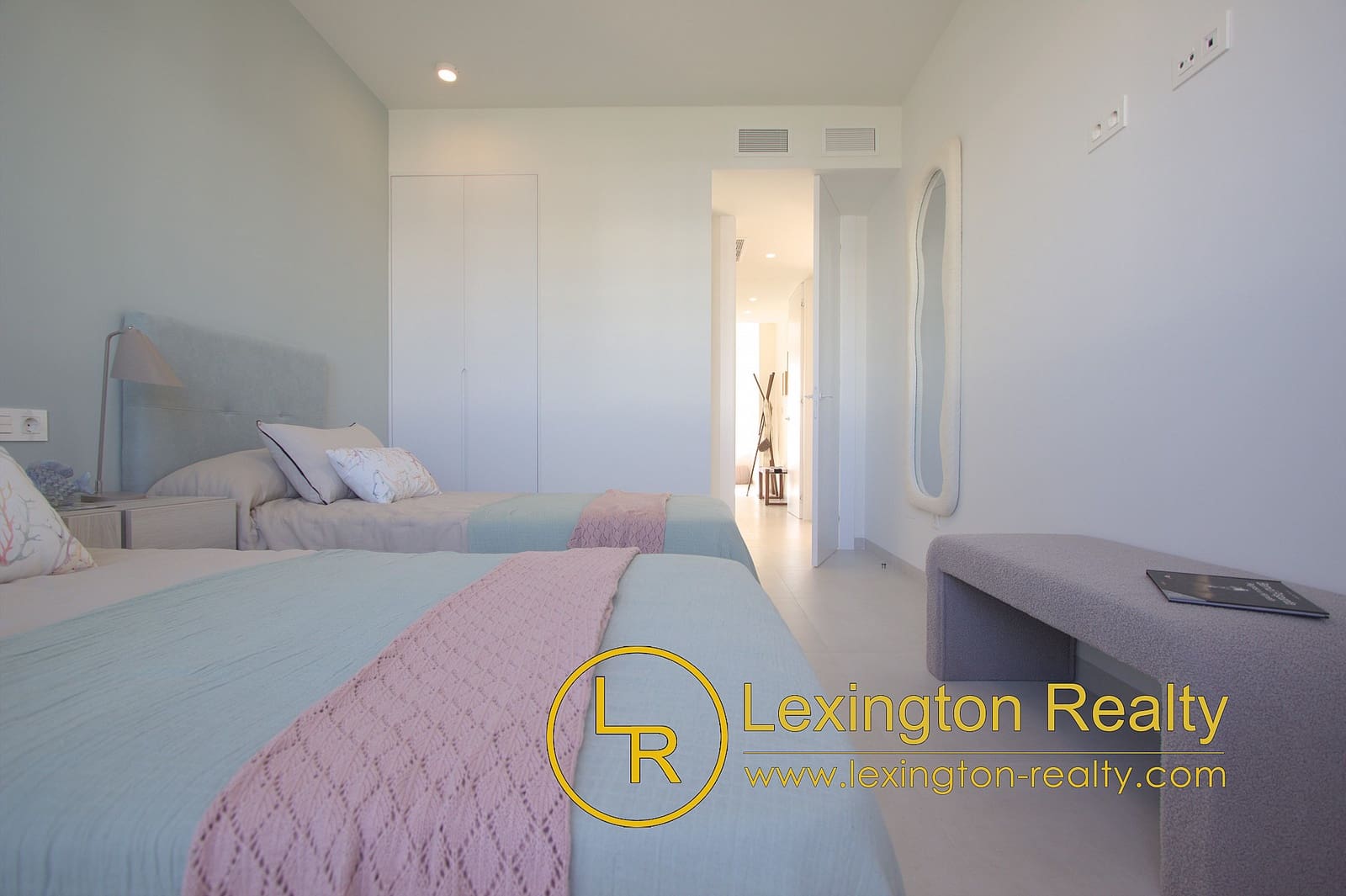 2 bedroom Apartment for sale in El Raso with pool garage - € 294,000 (Ref: 8816816)