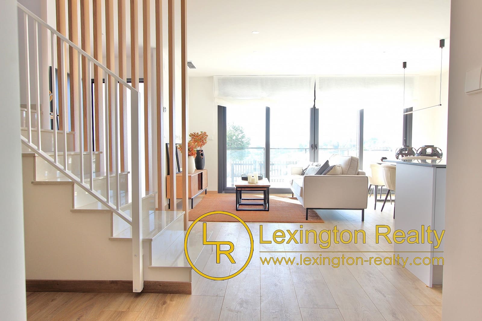 3 soveværelse Byhus til salg i Monforte del Cid med swimmingpool garage - € 332.500 (Ref: 8816817)