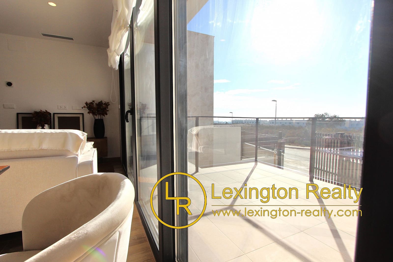 3 soveværelse Byhus til salg i Monforte del Cid med swimmingpool garage - € 332.500 (Ref: 8816817)