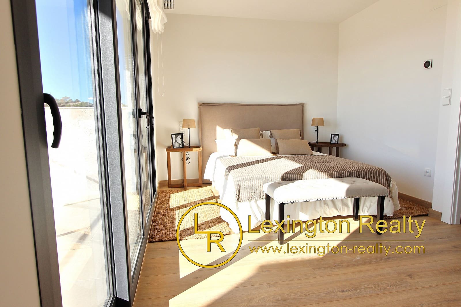 3 soveværelse Byhus til salg i Monforte del Cid med swimmingpool garage - € 332.500 (Ref: 8816817)