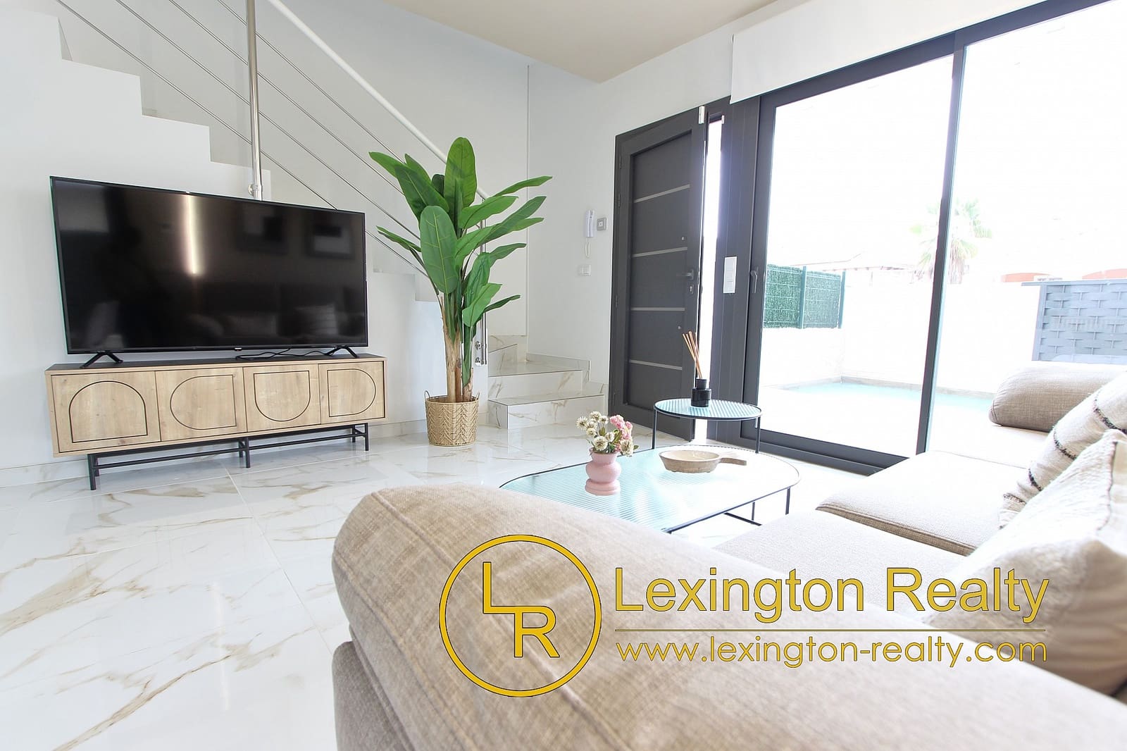 3 soveværelse Semi-Rækkehus til salg i Los Montesinos med swimmingpool - € 539.000 (Ref: 8909921)