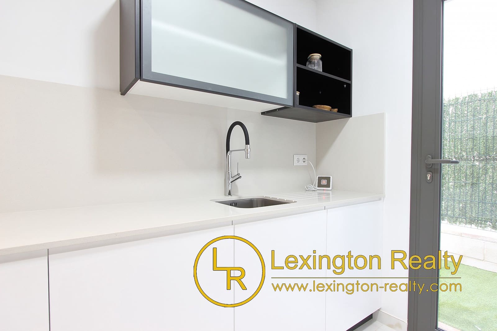 3 soveværelse Semi-Rækkehus til salg i Los Montesinos med swimmingpool - € 539.000 (Ref: 8909921)