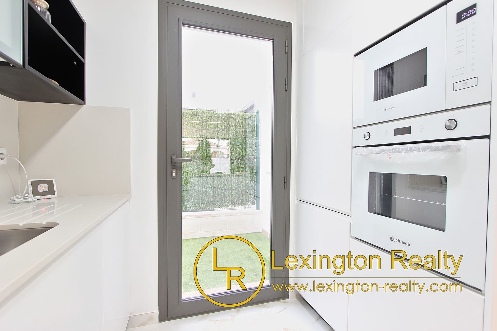 3 soveværelse Semi-Rækkehus til salg i Los Montesinos med swimmingpool - € 539.000 (Ref: 8909921)