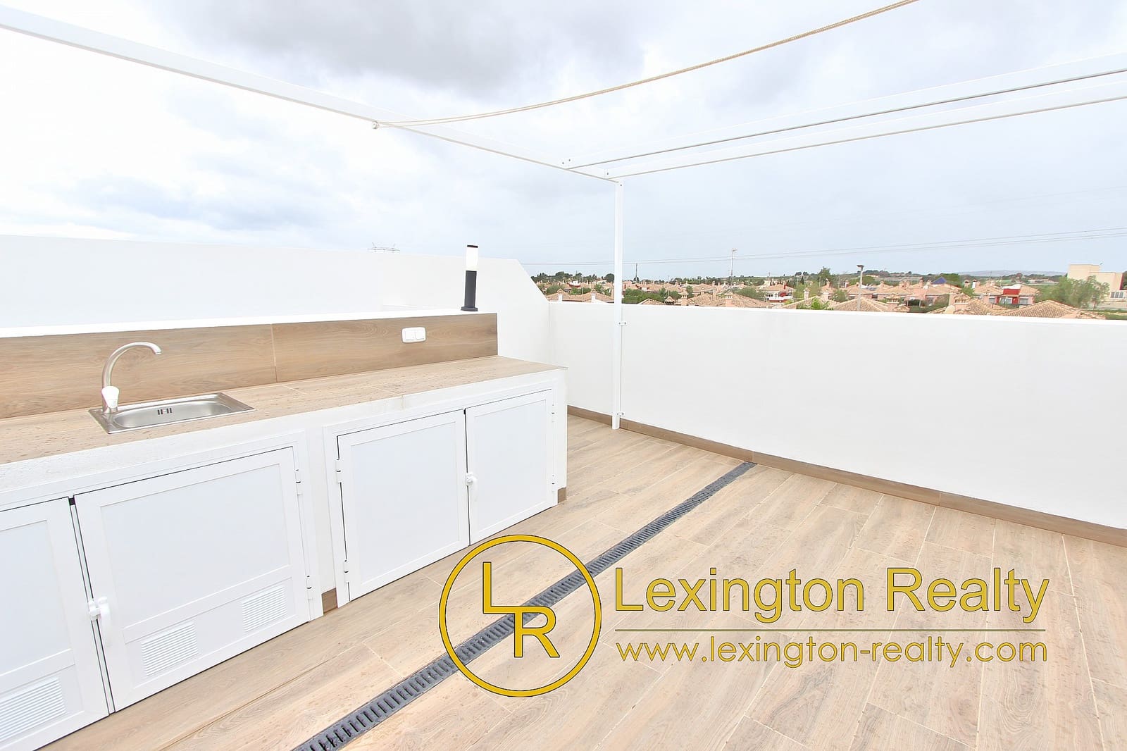 3 soveværelse Semi-Rækkehus til salg i Los Montesinos med swimmingpool - € 539.000 (Ref: 8909921)