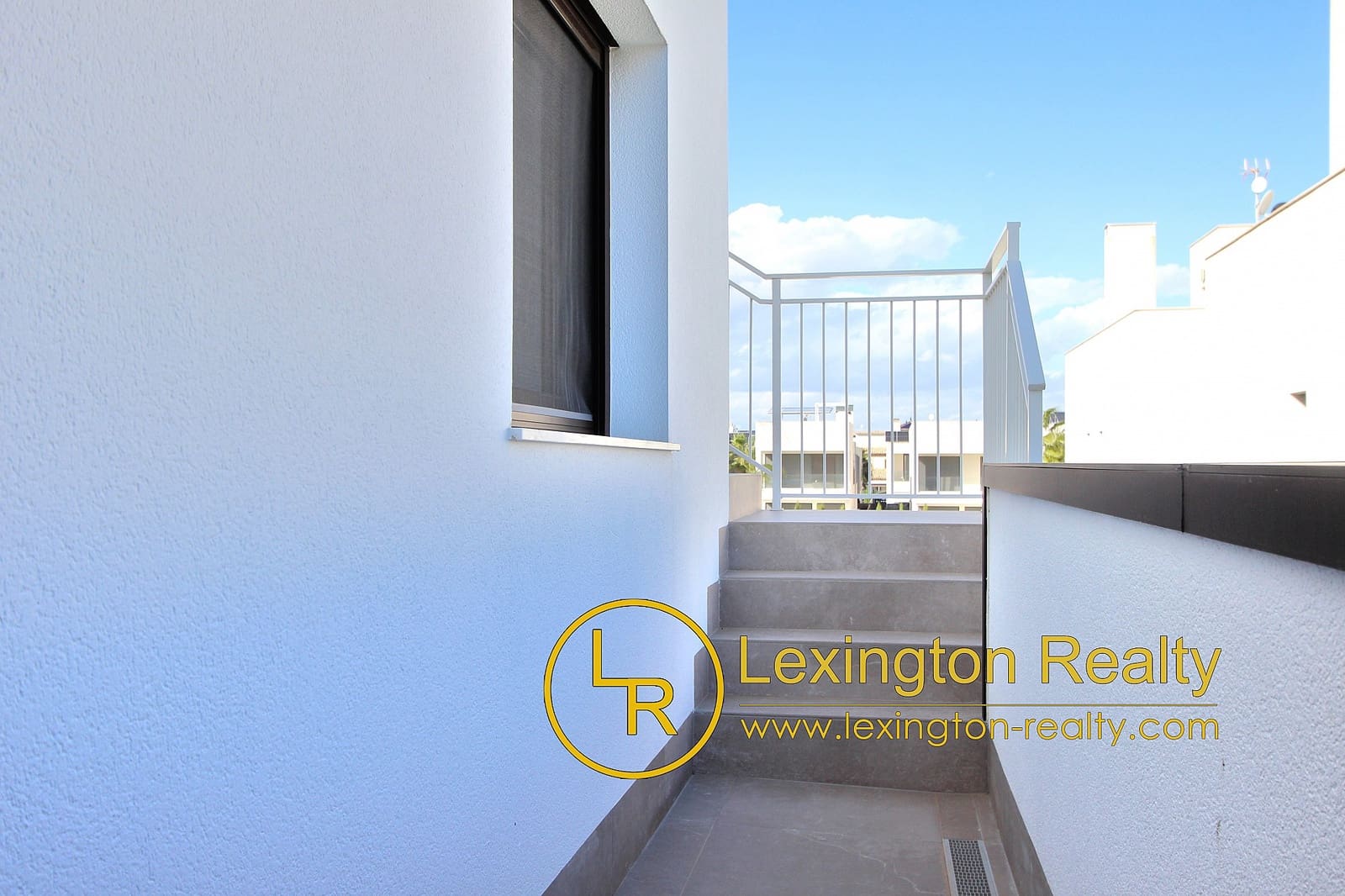 3 soveværelse Villa til salg i La Marina med swimmingpool garage - € 595.000 (Ref: 8909922)