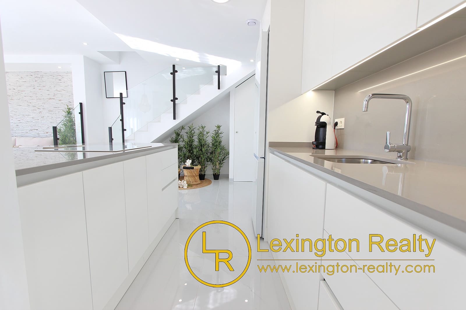 3 soveværelse Villa til salg i Orihuela Costa med swimmingpool garage - € 389.000 (Ref: 8909923)