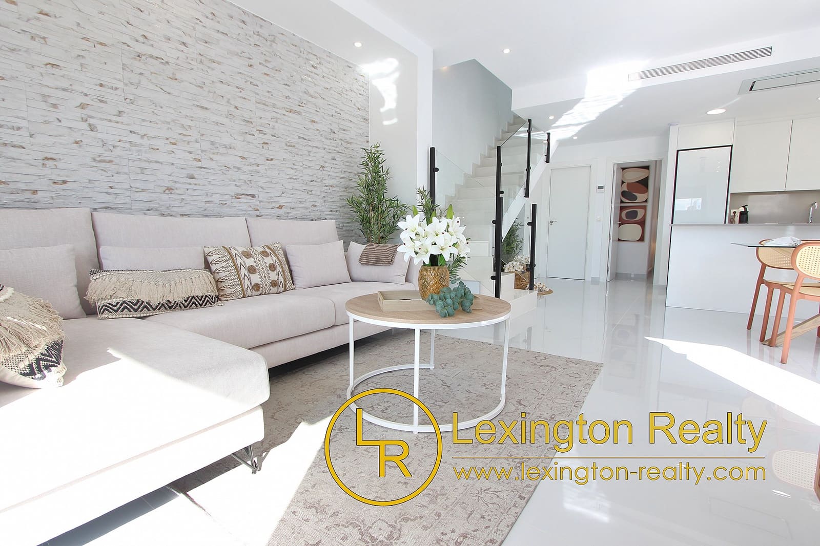 3 soveværelse Villa til salg i Orihuela Costa med swimmingpool garage - € 389.000 (Ref: 8909923)