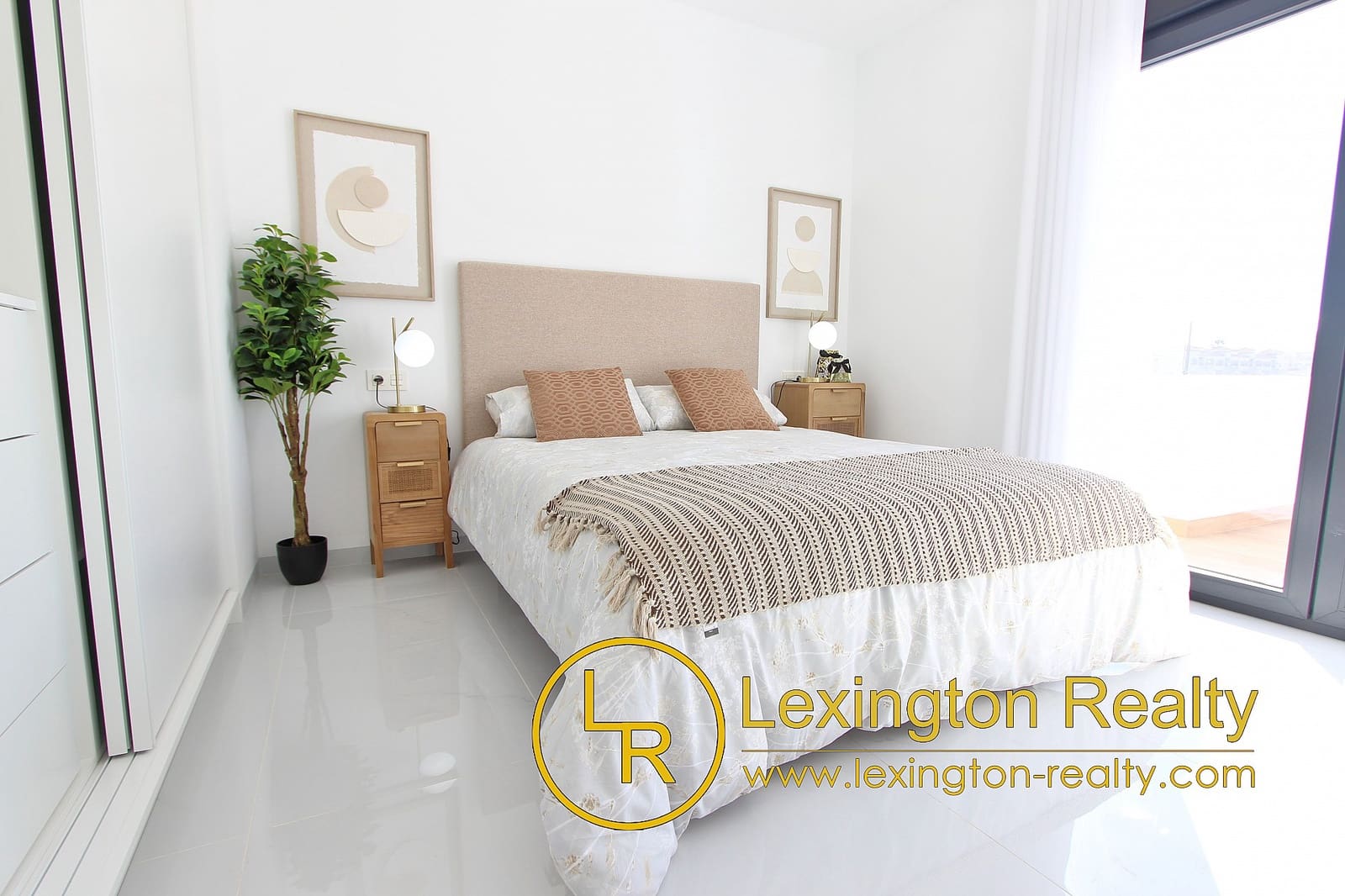 3 soveværelse Villa til salg i Orihuela Costa med swimmingpool garage - € 389.000 (Ref: 8909923)