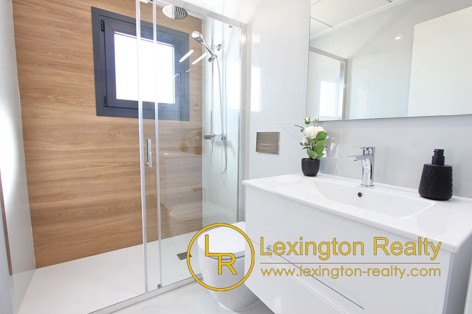 3 soveværelse Villa til salg i Orihuela Costa med swimmingpool garage - € 389.000 (Ref: 8909923)