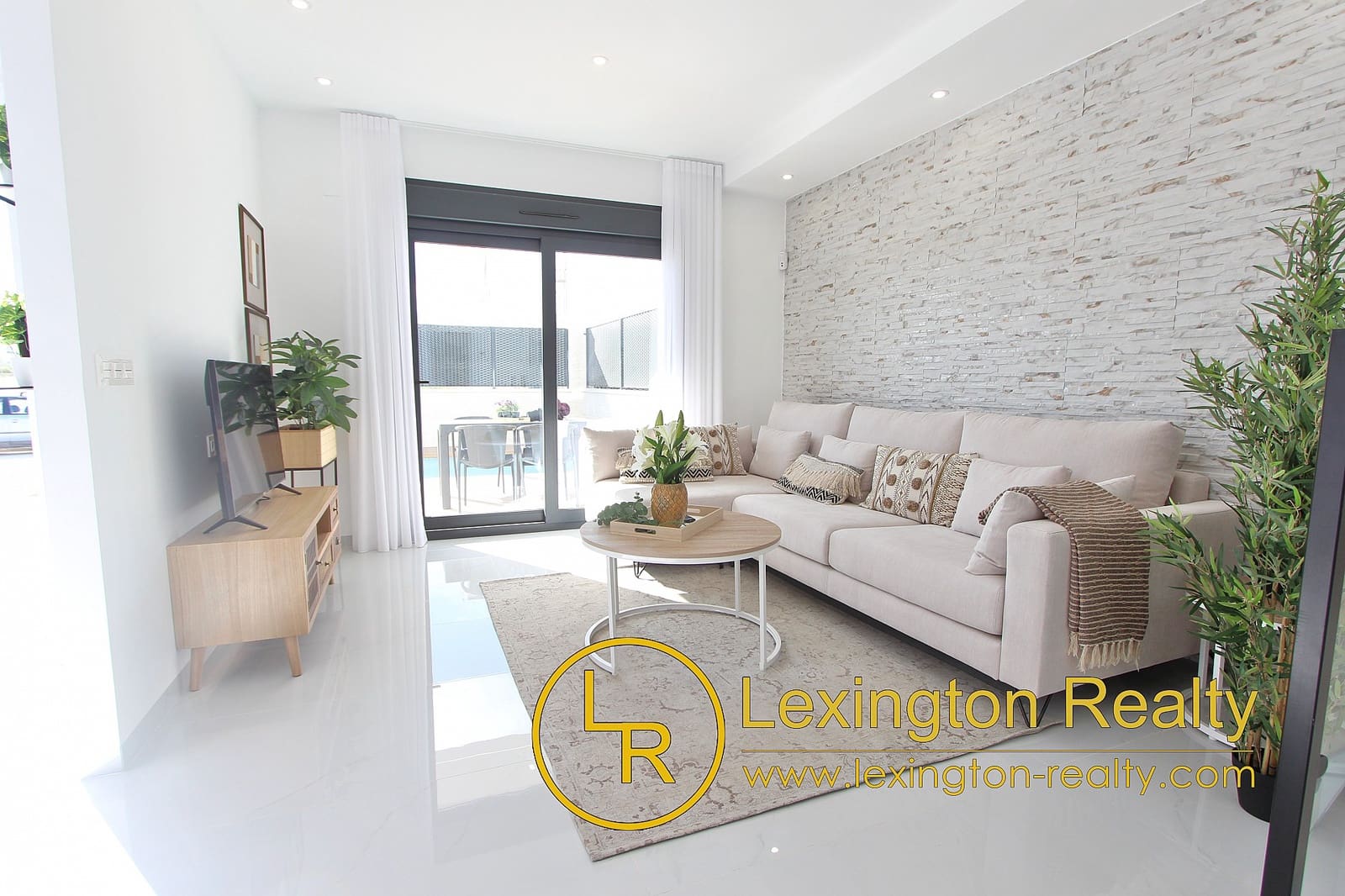 3 soveværelse Villa til salg i Orihuela Costa med swimmingpool garage - € 389.000 (Ref: 8909923)