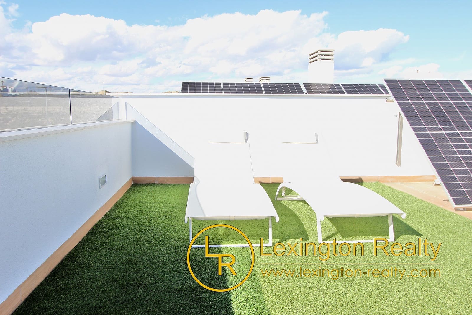 3 soveværelse Villa til salg i Orihuela Costa med swimmingpool garage - € 389.000 (Ref: 8909923)