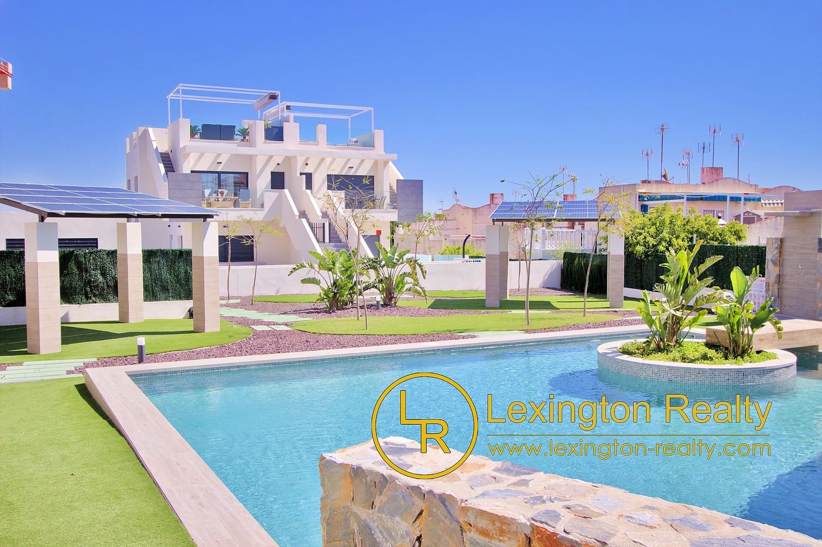 3 bedroom Apartment for sale in Torrevieja with pool garage - € 279,900 (Ref: 8956032)