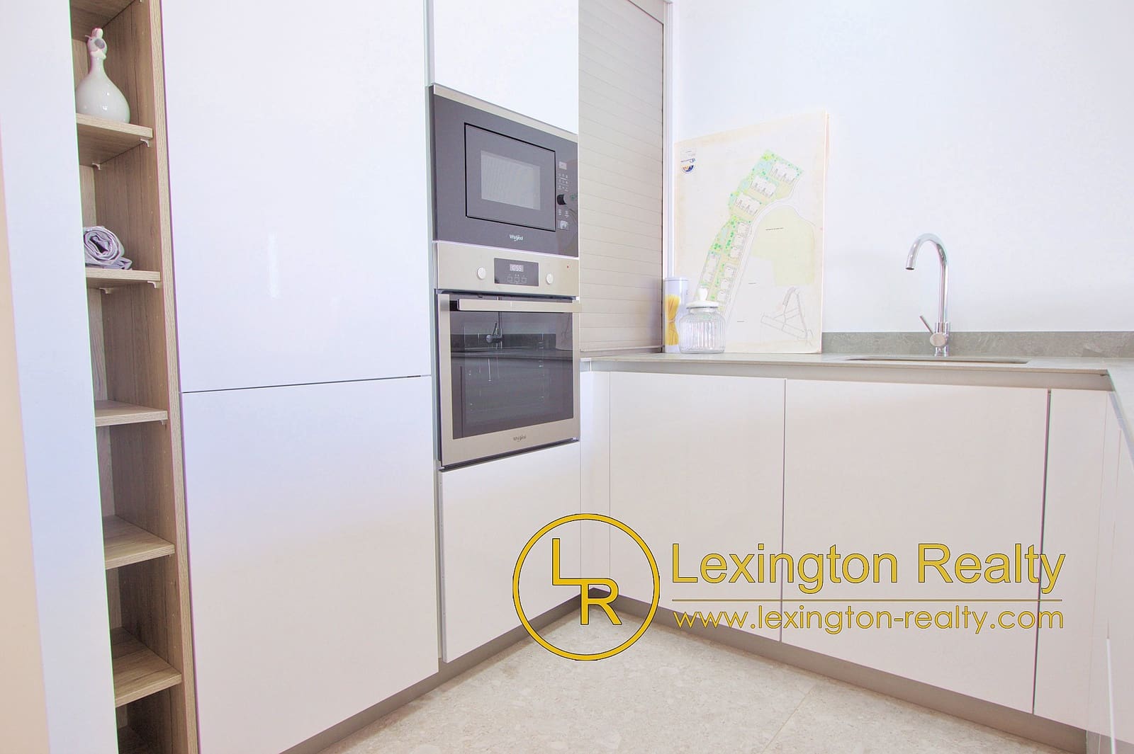 3 bedroom Apartment for sale in Torrevieja with pool garage - € 279,900 (Ref: 8956032)