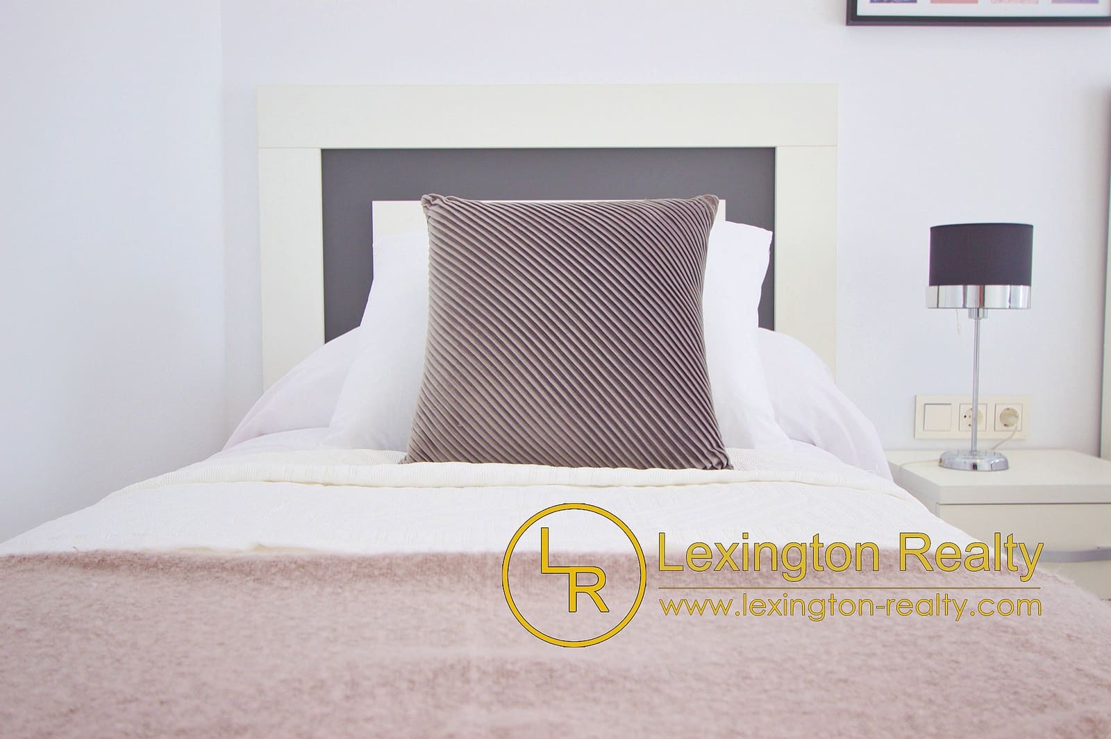 3 bedroom Apartment for sale in Torrevieja with pool garage - € 279,900 (Ref: 8956032)