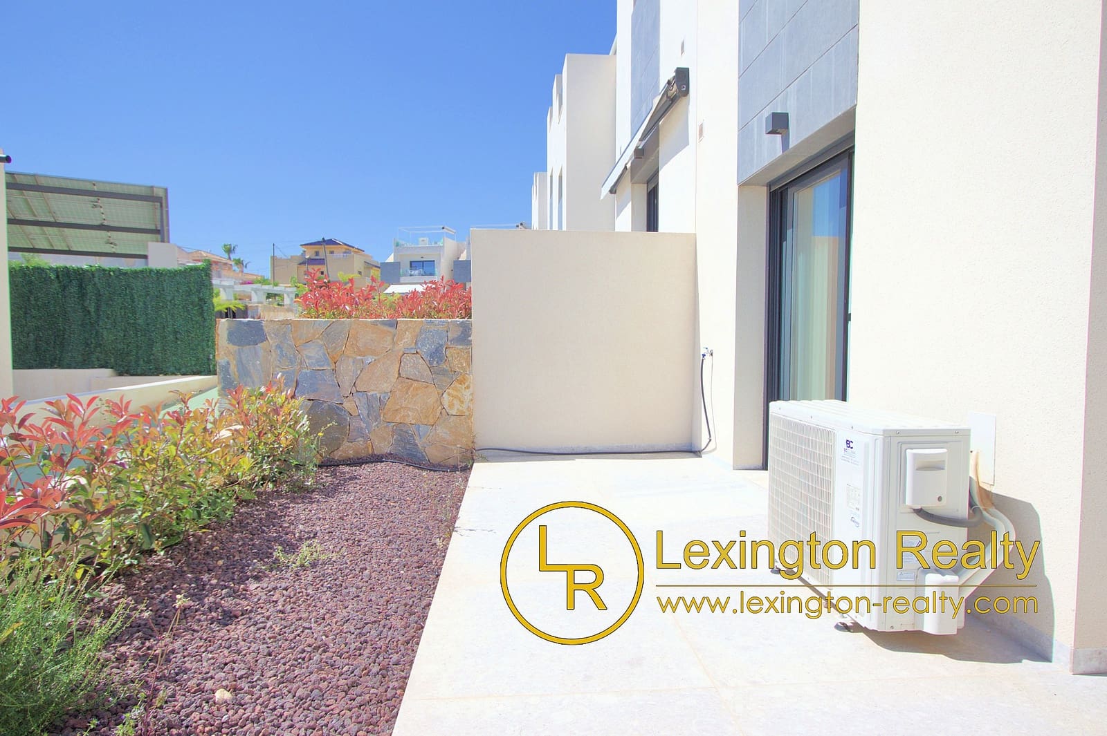 3 bedroom Apartment for sale in Torrevieja with pool garage - € 279,900 (Ref: 8956032)