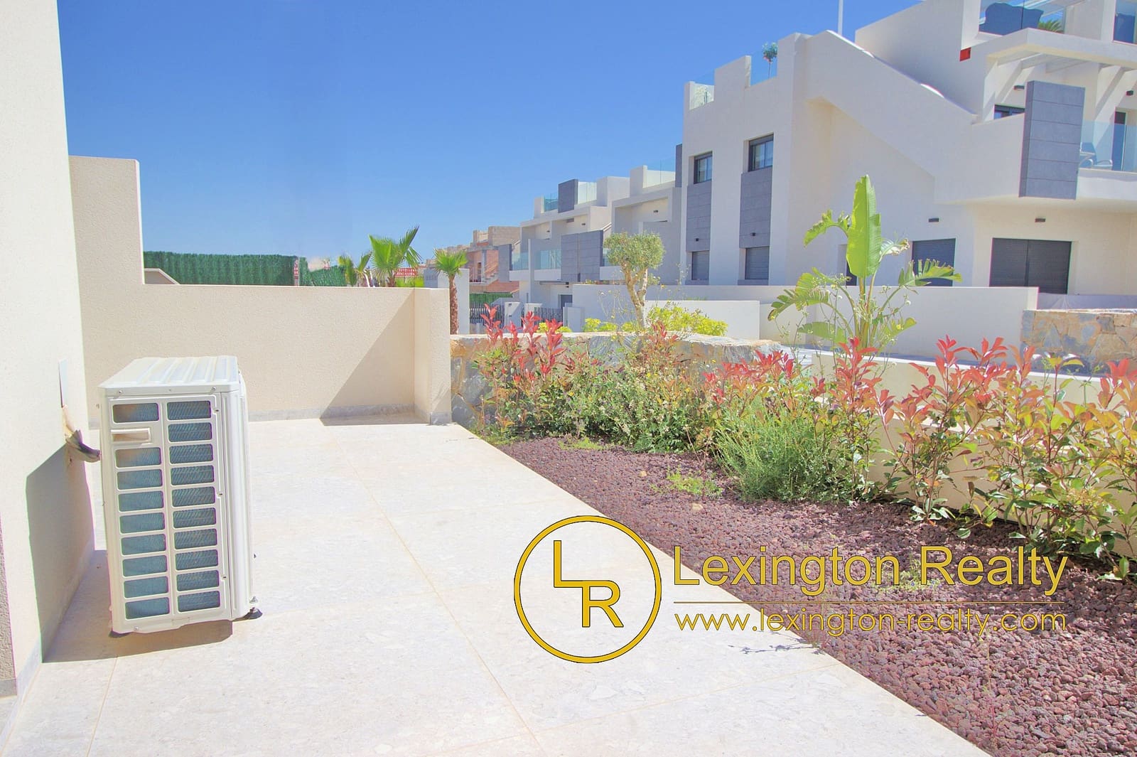 3 bedroom Apartment for sale in Torrevieja with pool garage - € 279,900 (Ref: 8956032)