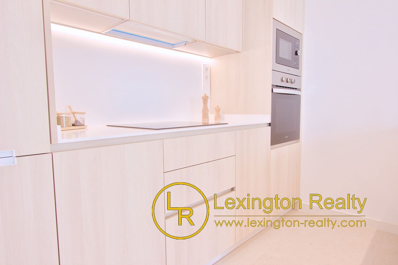 3 bedroom Bungalow for sale in Pilar de la Horadada with pool garage - € 334,900 (Ref: 8956033)