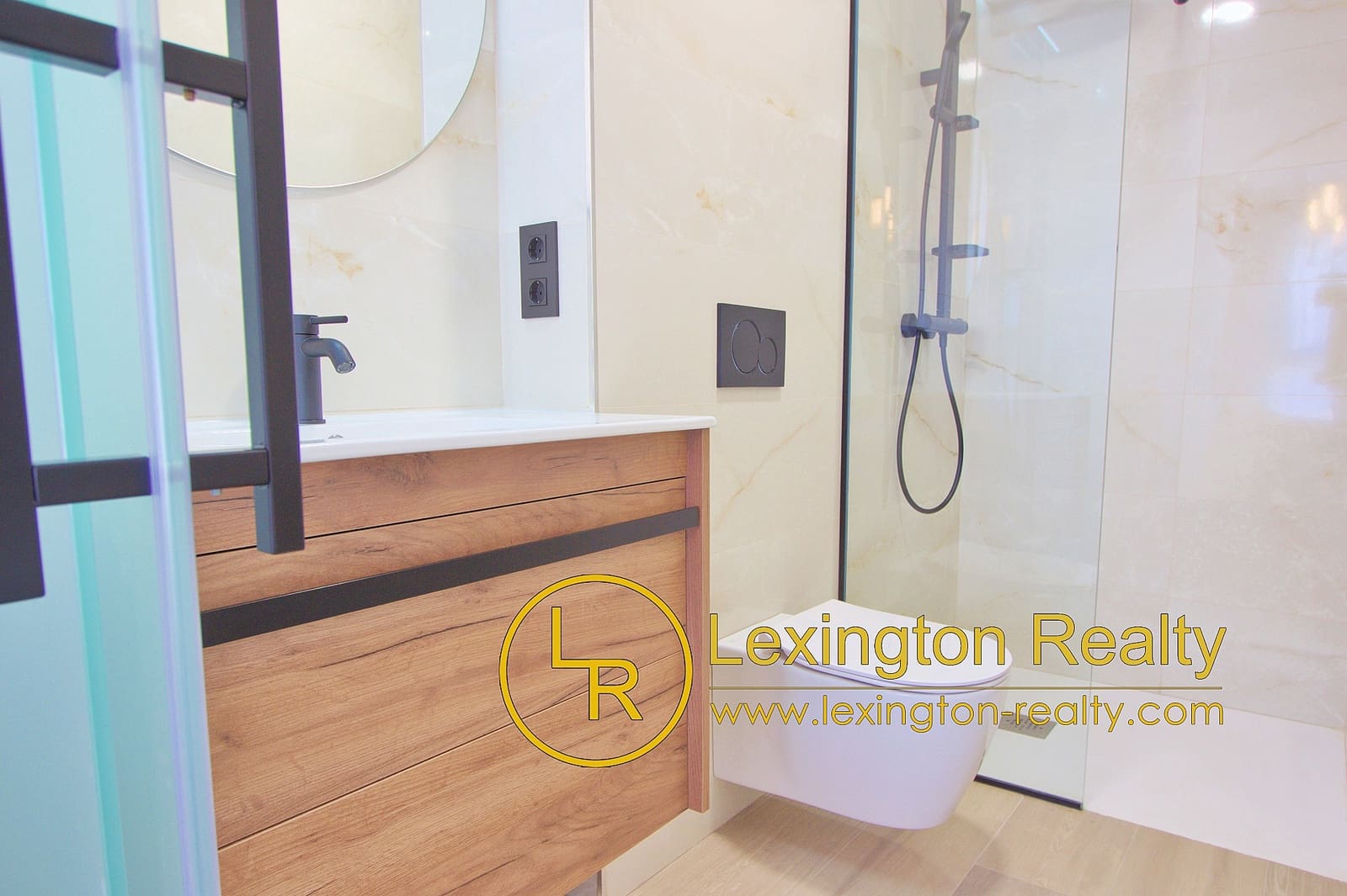 3 bedroom Apartment for sale in Pilar de la Horadada with pool garage - € 310,000 (Ref: 8956034)