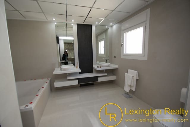 3 sypialnia Willa na sprzedaż w Los Montesinos z basenem garażem - 485 000 € (Ref: 8956036)