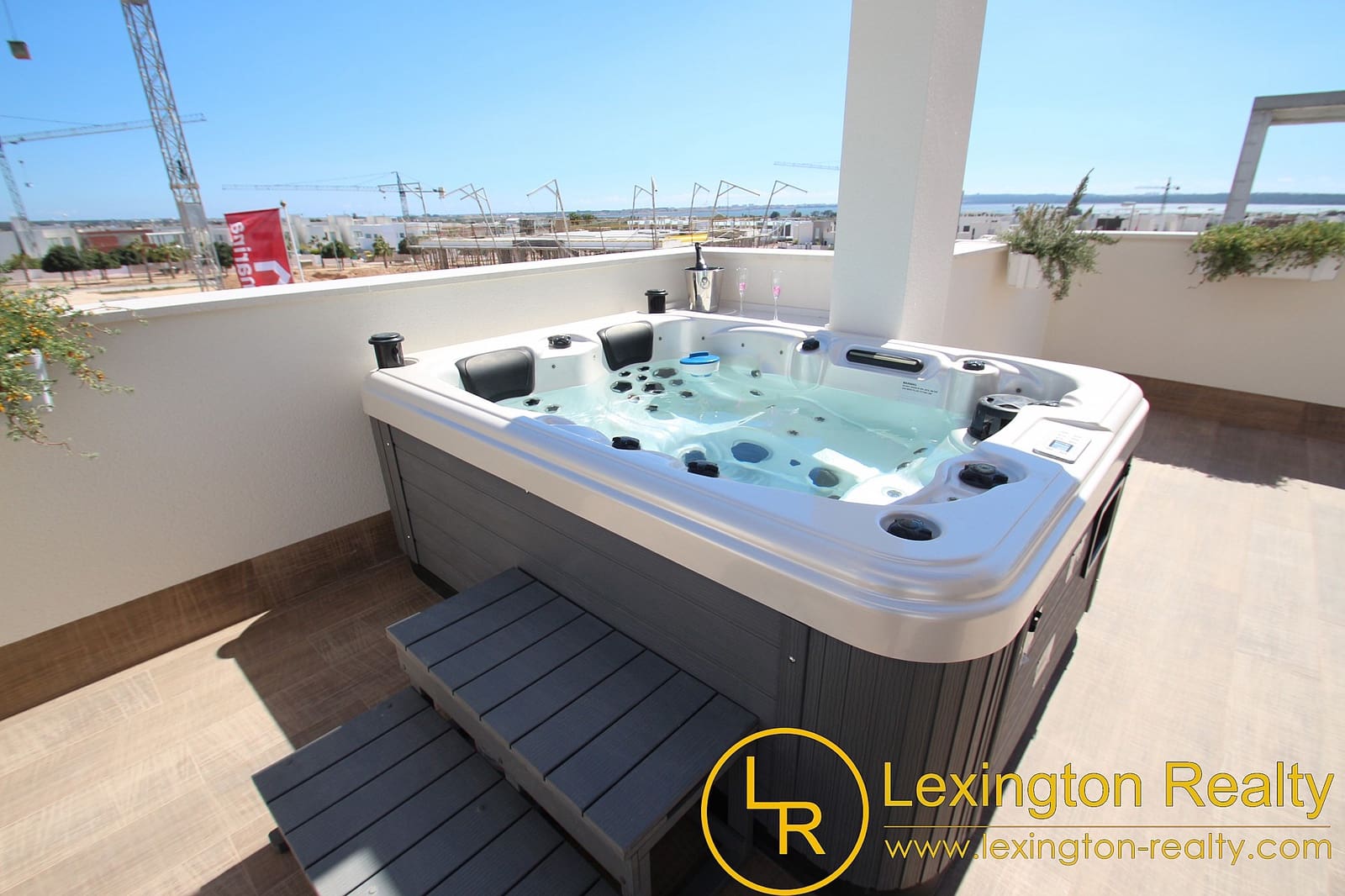 3 sypialnia Willa na sprzedaż w Los Montesinos z basenem garażem - 485 000 € (Ref: 8956036)