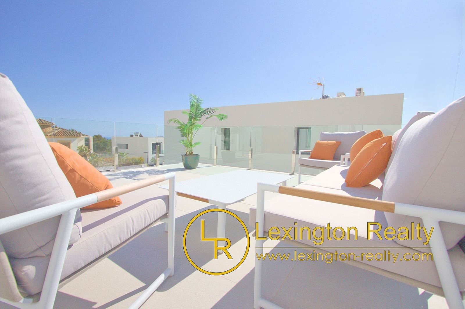 3 bedroom Villa for sale in Finestrat with pool garage - € 895,000 (Ref: 8956037)