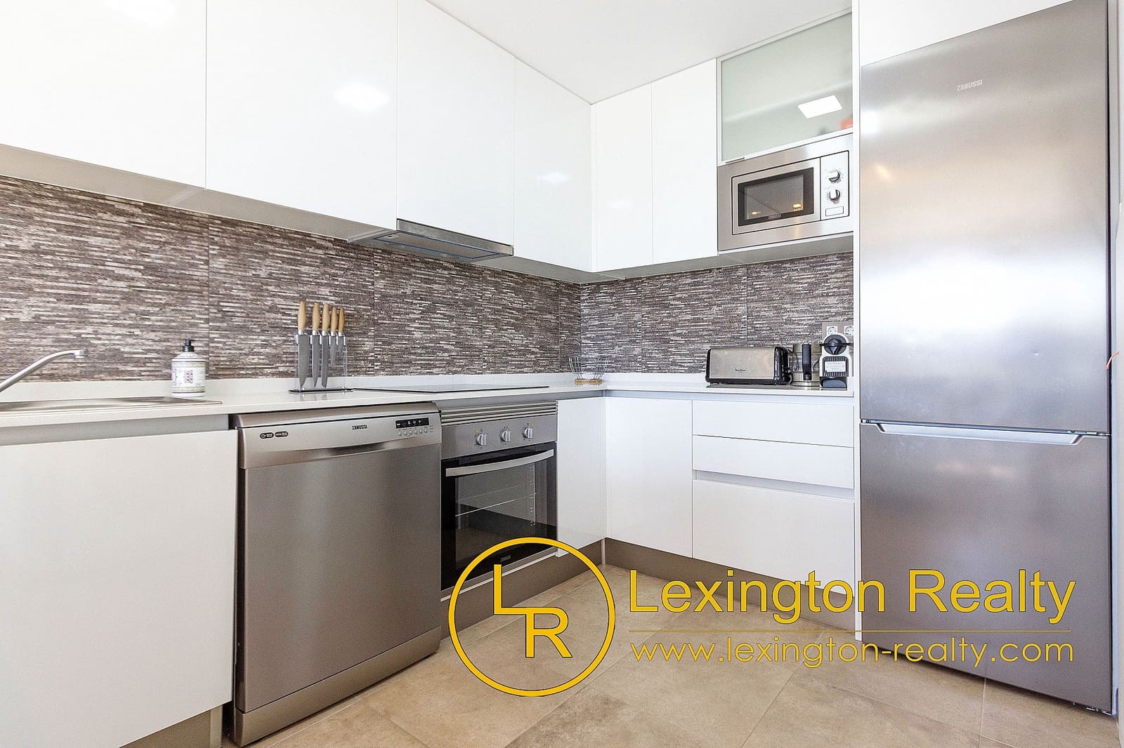 2 soveværelse Penthouse til salg i Arenales del Sol med swimmingpool garage - € 349.000 (Ref: 8969510)