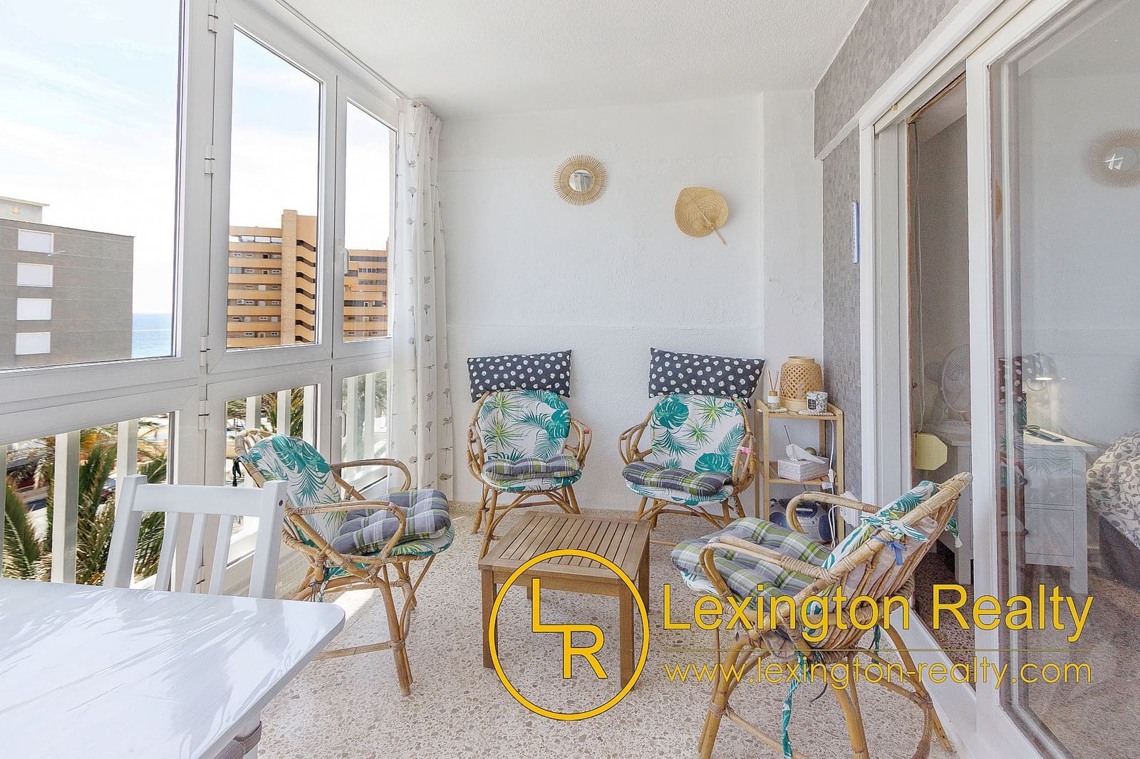 2 soveværelse Lejlighed til salg i Arenales del Sol med garage - € 255.000 (Ref: 9003919)