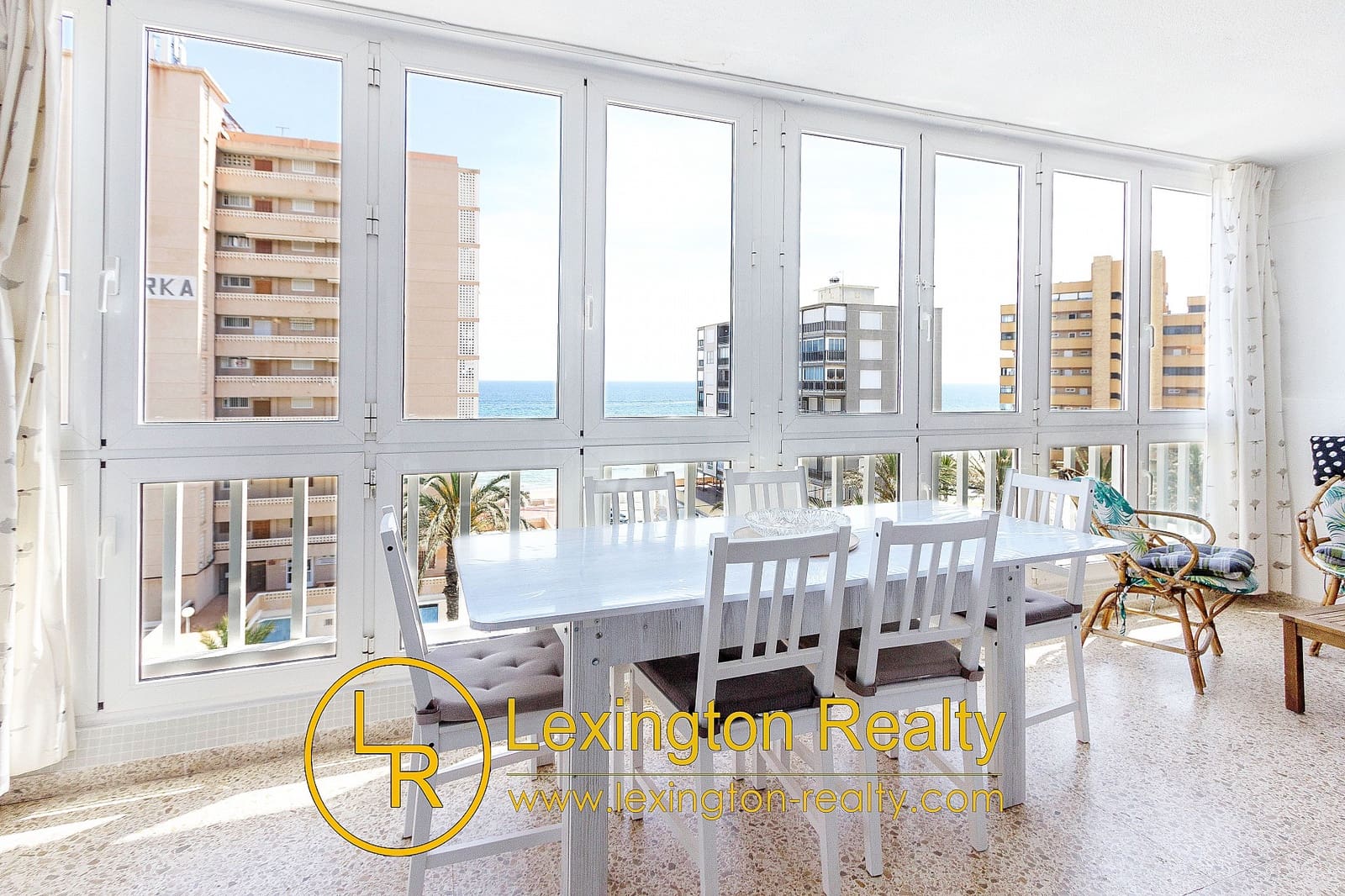 2 soveværelse Lejlighed til salg i Arenales del Sol med garage - € 255.000 (Ref: 9003919)