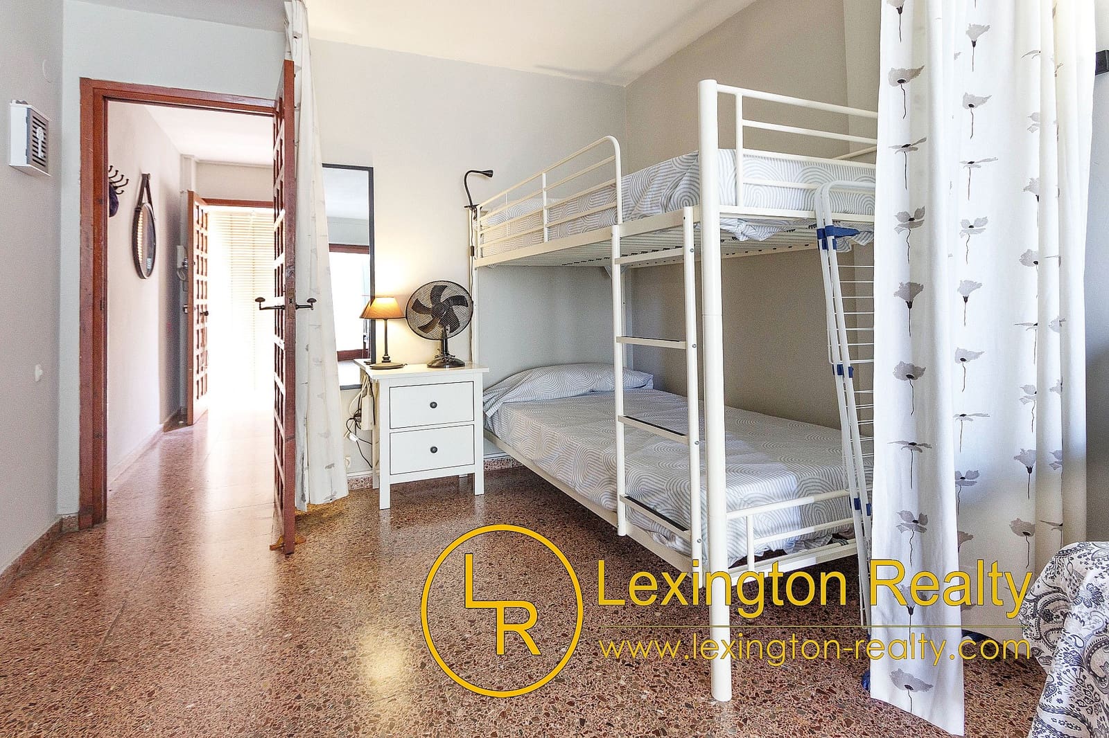 2 soveværelse Lejlighed til salg i Arenales del Sol med garage - € 255.000 (Ref: 9003919)