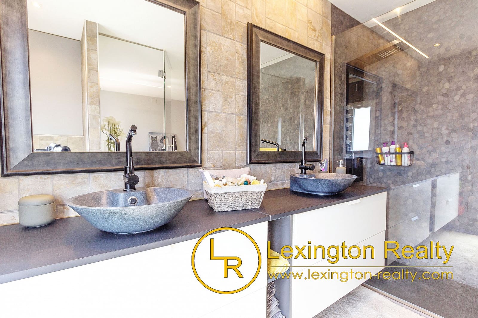 1 soveværelse Byhus til salg i Arenales del Sol med swimmingpool garage - € 505.000 (Ref: 9064337)