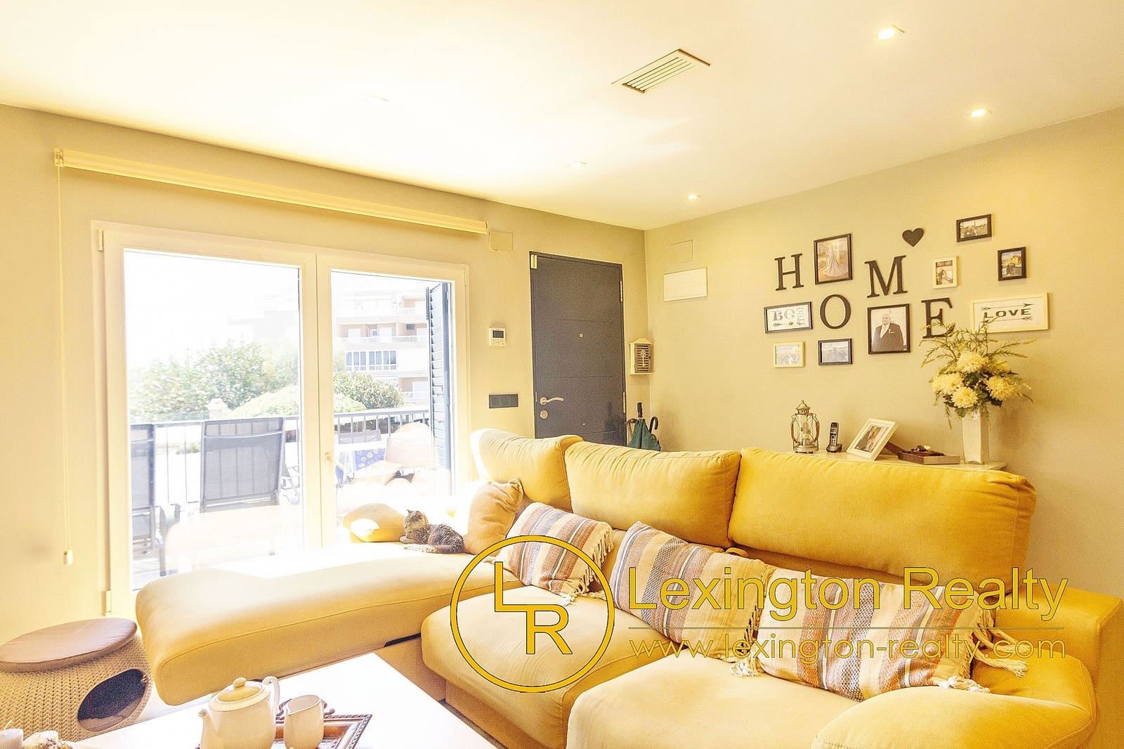 1 soveværelse Byhus til salg i Arenales del Sol med swimmingpool garage - € 505.000 (Ref: 9064337)