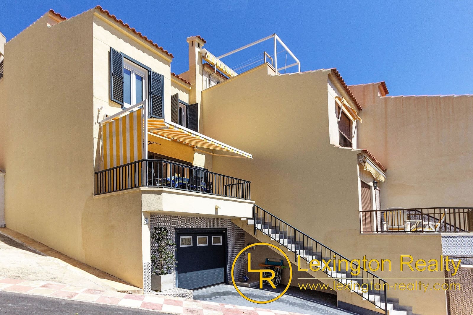 1 soveværelse Byhus til salg i Arenales del Sol med swimmingpool garage - € 505.000 (Ref: 9064337)