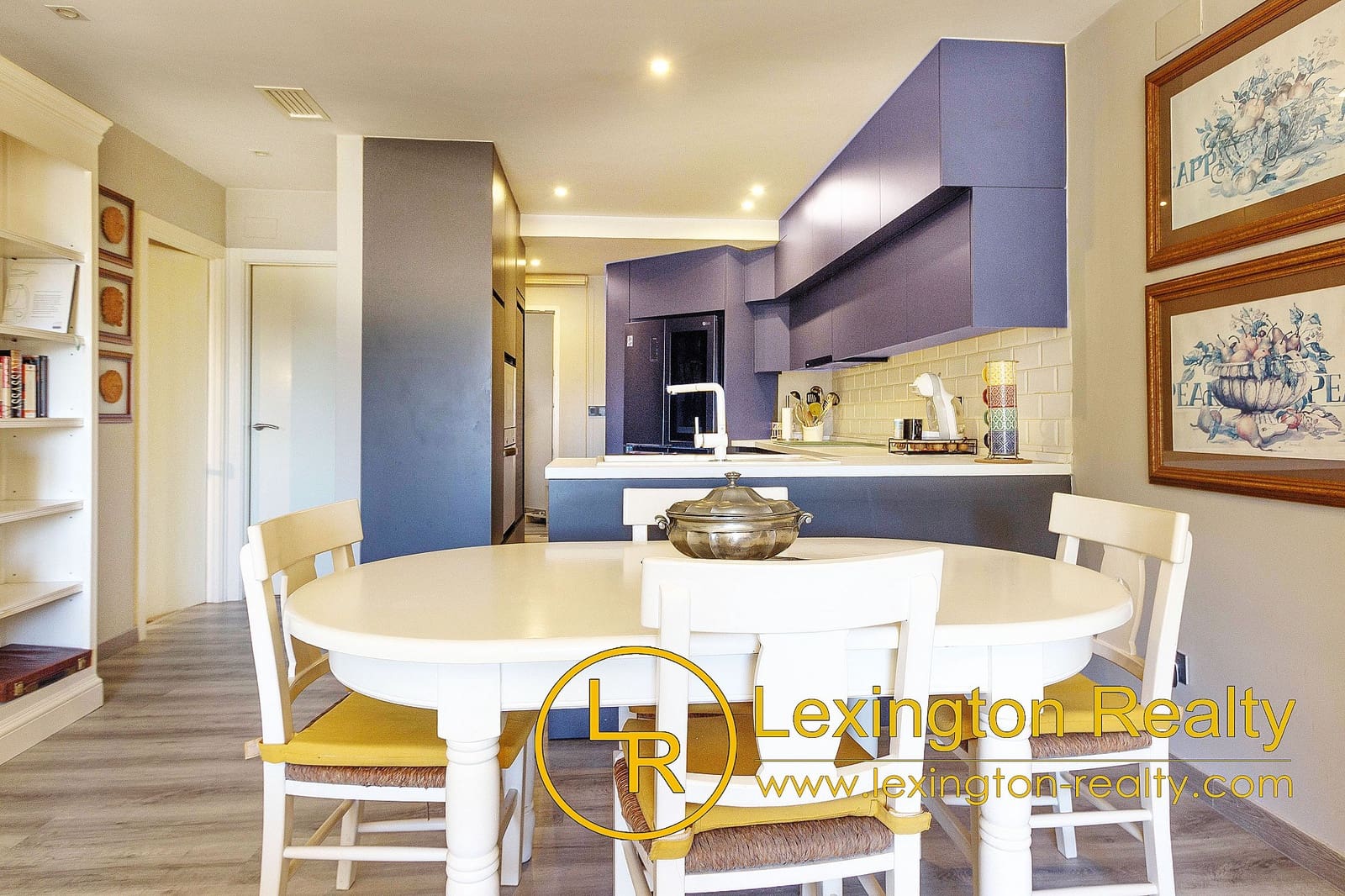 1 soveværelse Byhus til salg i Arenales del Sol med swimmingpool garage - € 505.000 (Ref: 9064337)