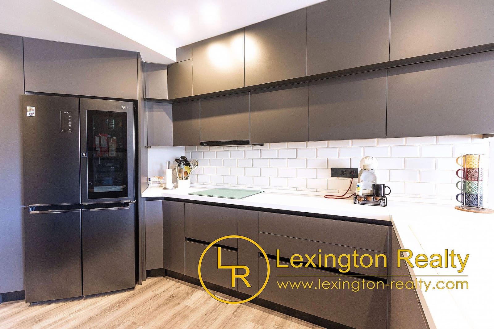 1 soveværelse Byhus til salg i Arenales del Sol med swimmingpool garage - € 505.000 (Ref: 9064337)