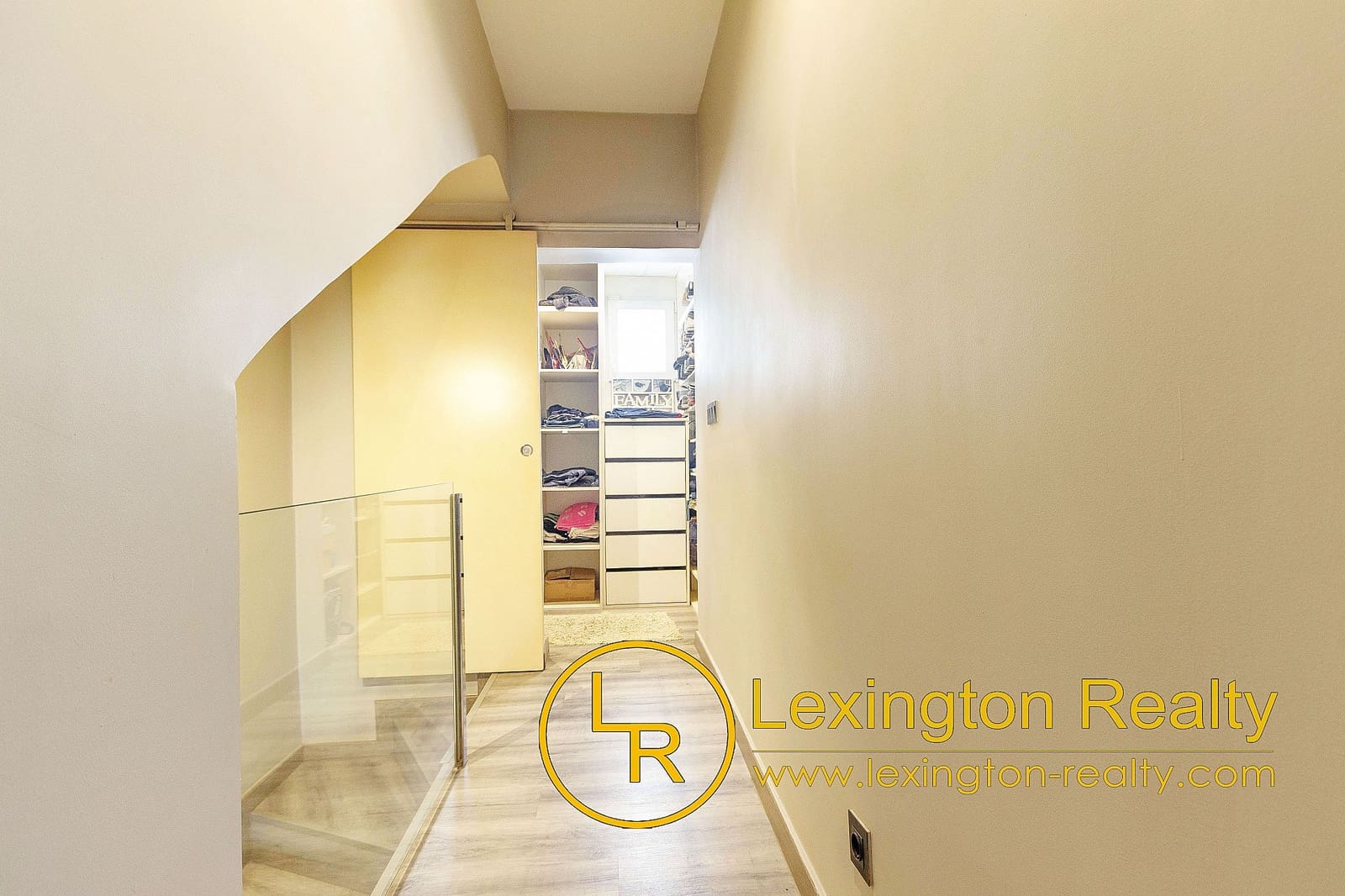 1 soveværelse Byhus til salg i Arenales del Sol med swimmingpool garage - € 505.000 (Ref: 9064337)