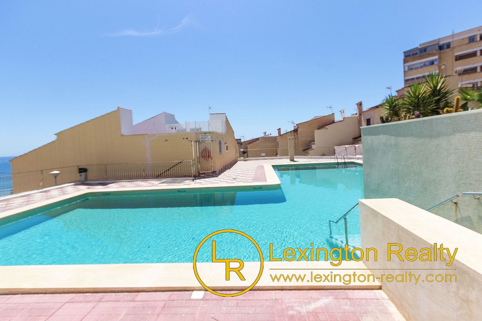 1 soveværelse Byhus til salg i Arenales del Sol med swimmingpool garage - € 505.000 (Ref: 9064337)