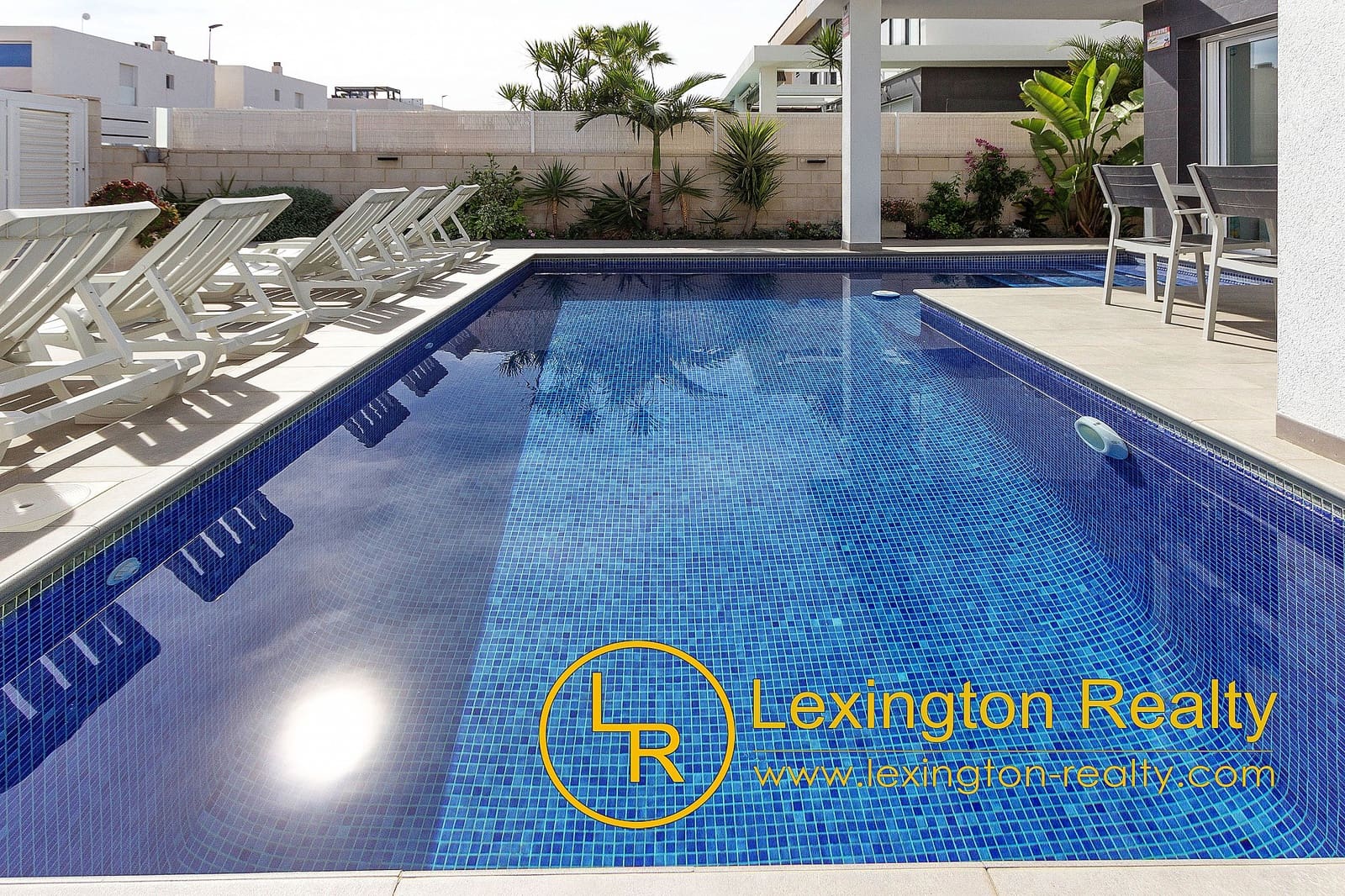 3 slaapkamer Halfvrijstaande villa te koop in Gran Alacant met zwembad garage - € 425.000 (Ref: 9378251)