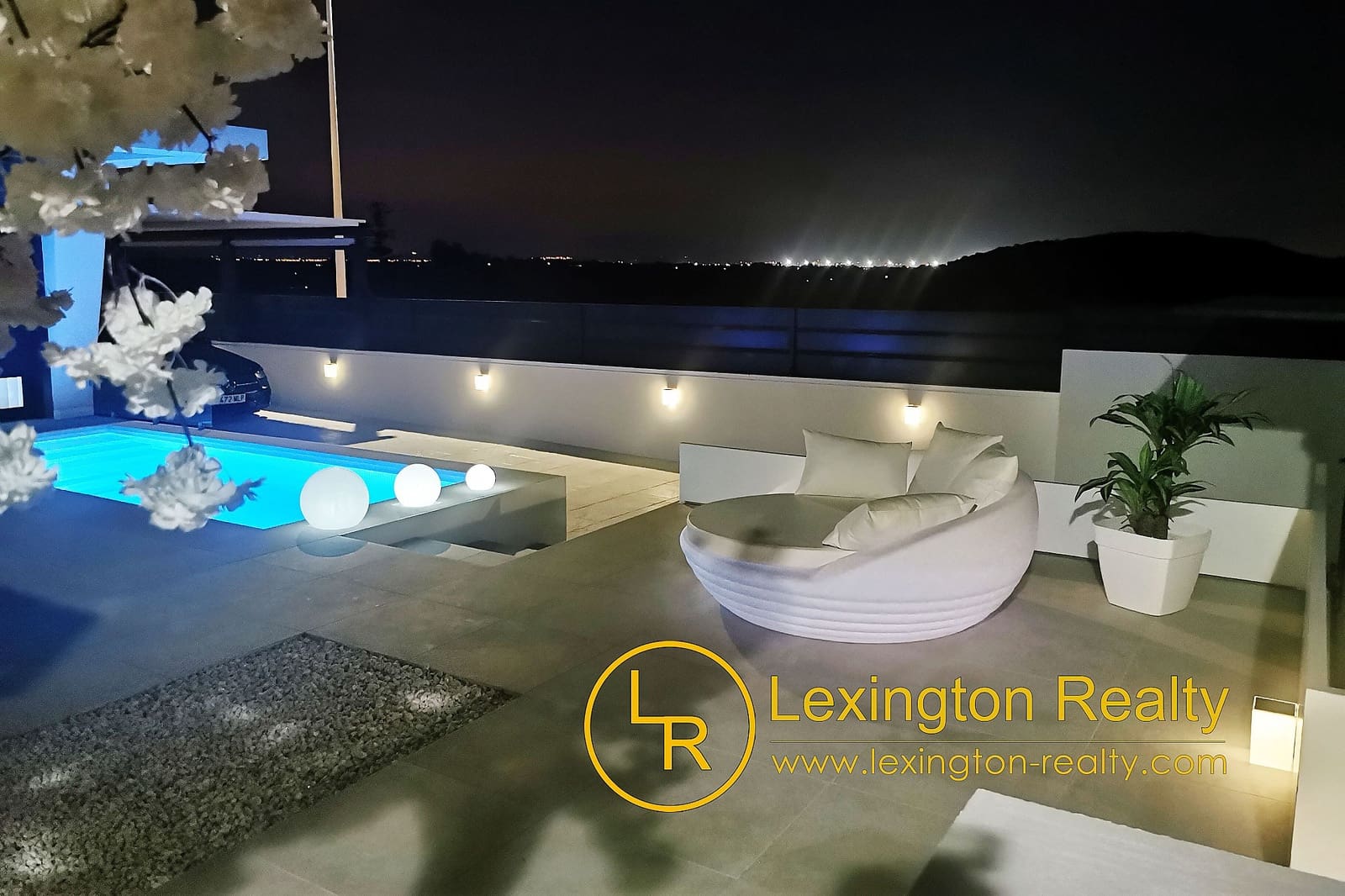 2 bedroom Semi-detached Villa for sale in Gran Alacant with pool garage - € 475,000 (Ref: 9532800)