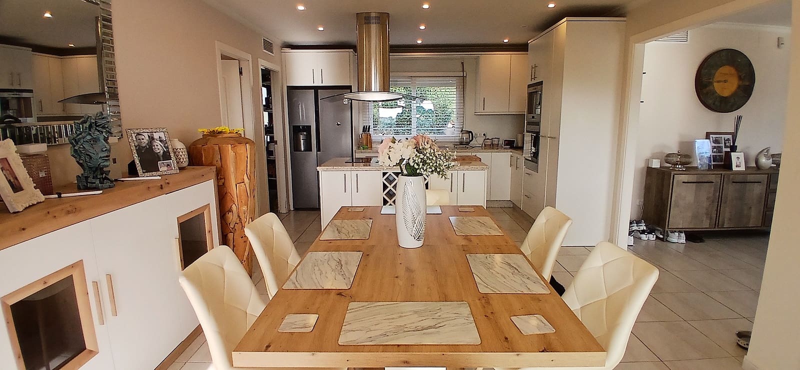 6 sypialnia Willa na sprzedaż w Alfaz del Pi / L'Alfas del Pi z basenem garażem - 725 000 € (Ref: 9584696)