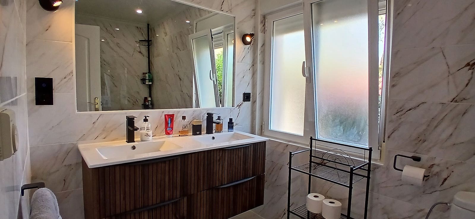 6 sypialnia Willa na sprzedaż w Alfaz del Pi / L'Alfas del Pi z basenem garażem - 725 000 € (Ref: 9584696)