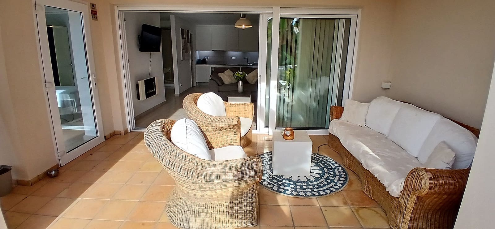 6 sypialnia Willa na sprzedaż w Alfaz del Pi / L'Alfas del Pi z basenem garażem - 725 000 € (Ref: 9584696)