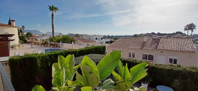 6 sypialnia Willa na sprzedaż w Alfaz del Pi / L'Alfàs del Pi z basenem garażem - 725 000 € (Ref: 9584696)