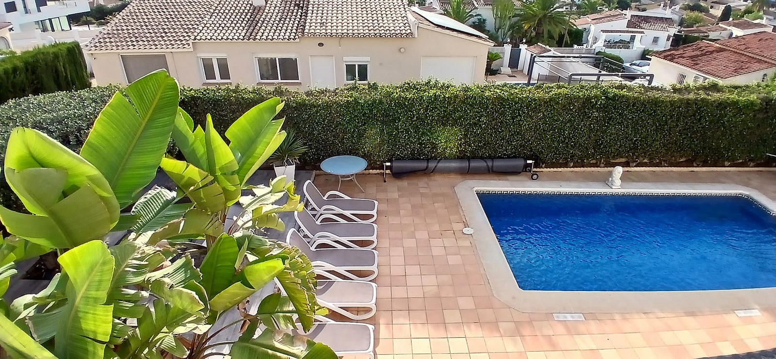 6 sypialnia Willa na sprzedaż w Alfaz del Pi / L'Alfas del Pi z basenem garażem - 725 000 € (Ref: 9584696)